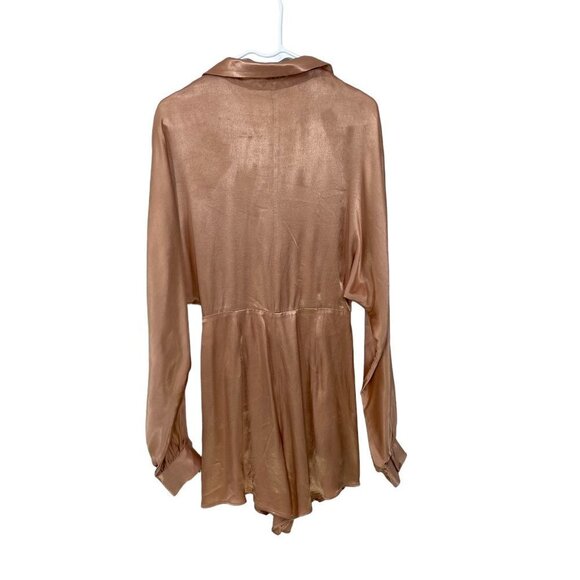 Elliatt Revolve Emely Playsuit Size S Long Sleeve Satin Pockets Romper - Picture 2 of 11